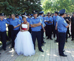 Сегодня 100 невест выйдет на улицу города 