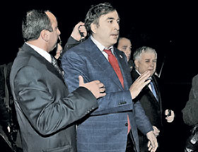 Кортеж Саакашвили и Качиньского встретили огнем? ВИДЕО